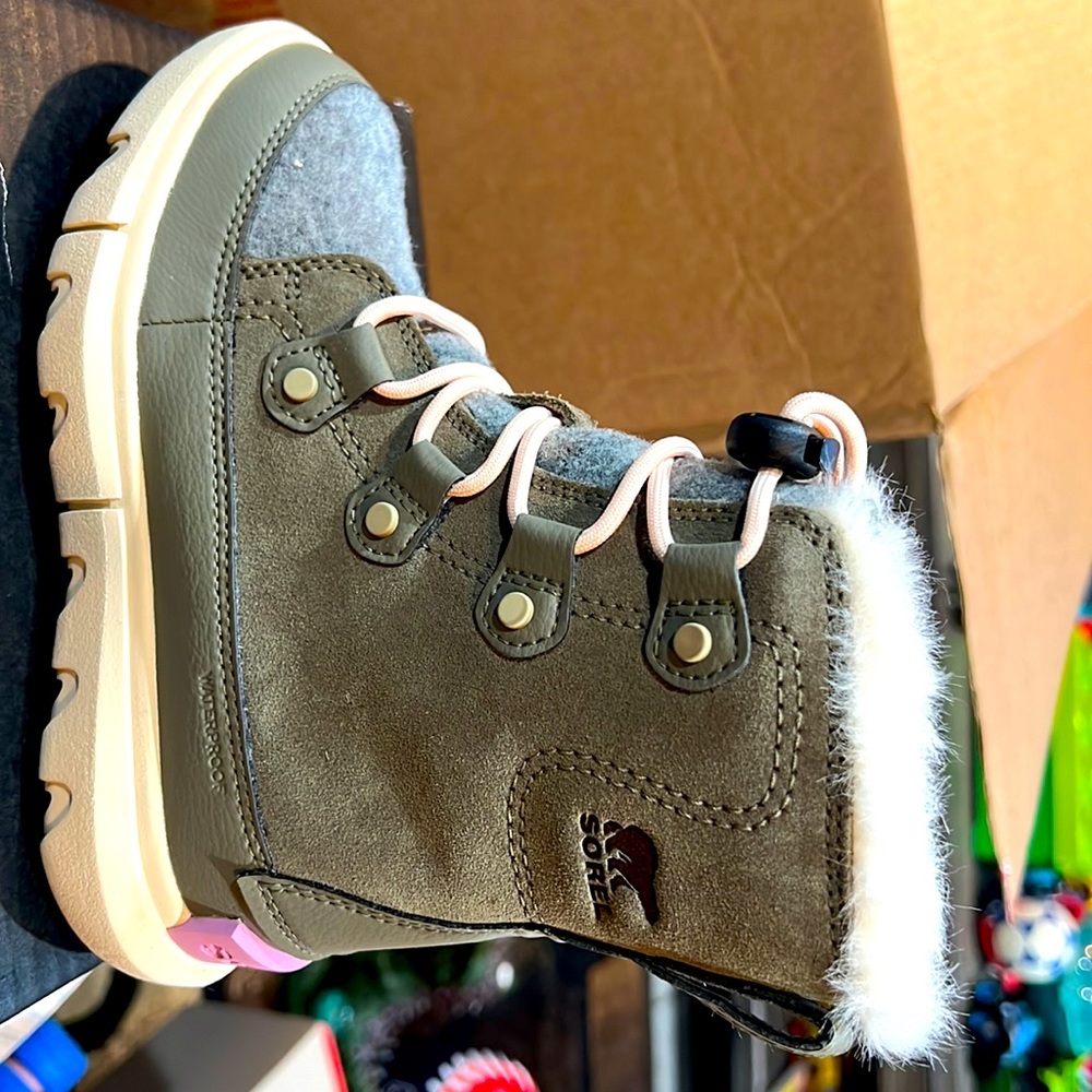 Childrens soreal explorer shoe